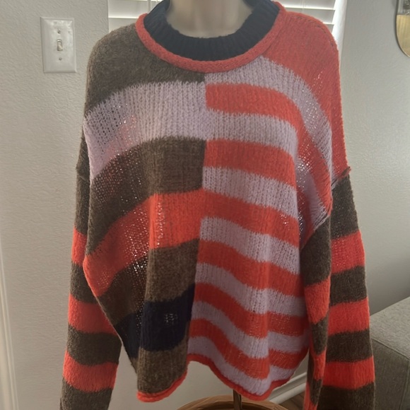 NWT Free People pullover - Picture 2 of 3